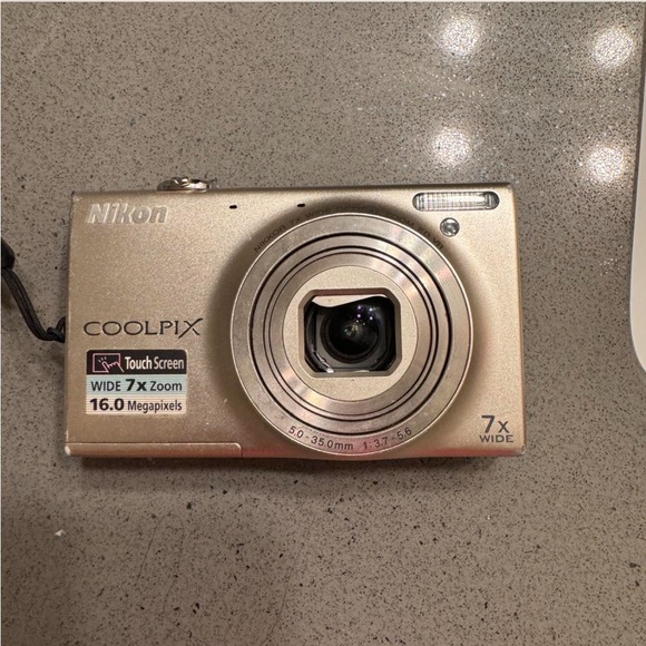 Nikon Coolpix S6100 - Picture 3 of 7